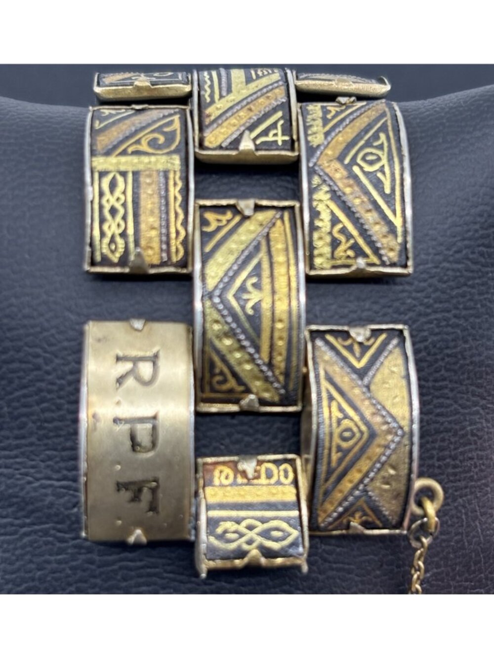 Vintage Damascene Bracelet With Initials Three Rows of Articulated Links, Signed - Picture 3 of 16